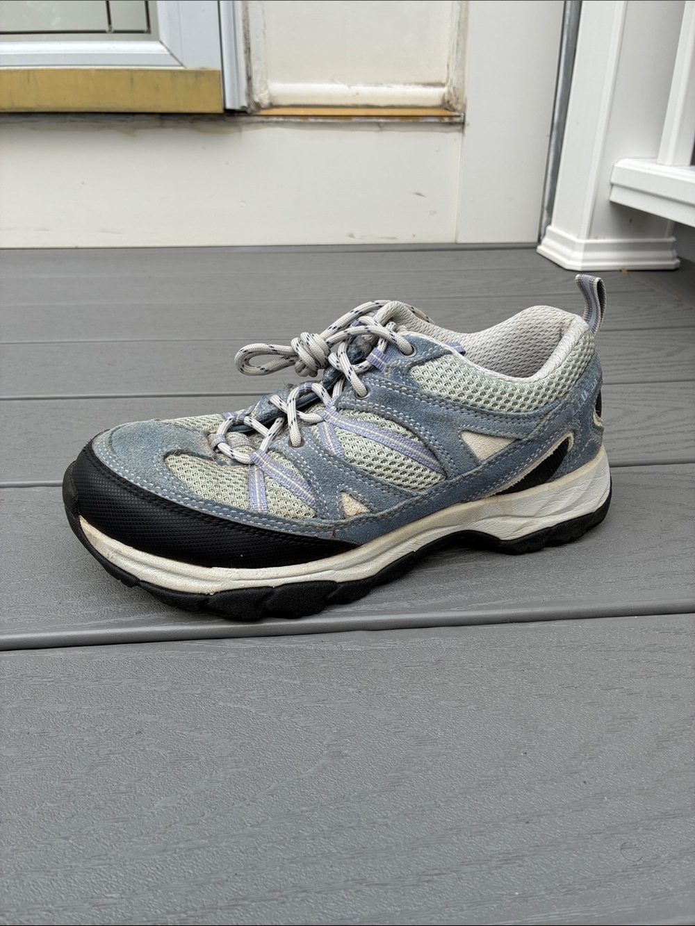 L.L. Bean Women’s Suede & Mesh Hiking Outdoor Shoes Sneakers Light Blue Size 10